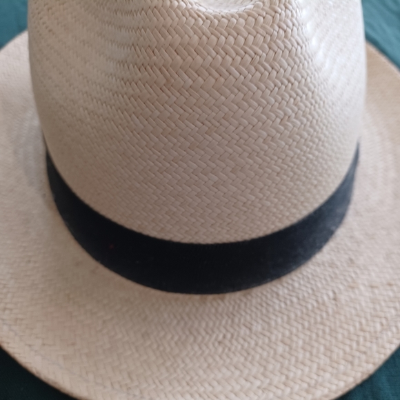 Trilby Style Hat Straw Fedora with Black Band Vacay Trends - Picture 9 of 10